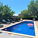 Seaview Flat With Pool & Parking Appartement Varna