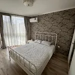 Seaview Flat With Pool & Parking * Varna
