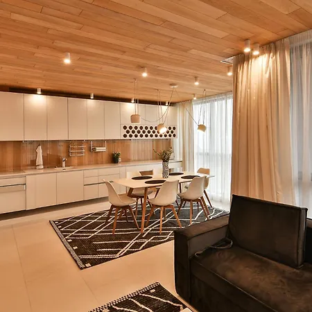 アパート Seaview Flat With Pool & Parking ヴァルナ