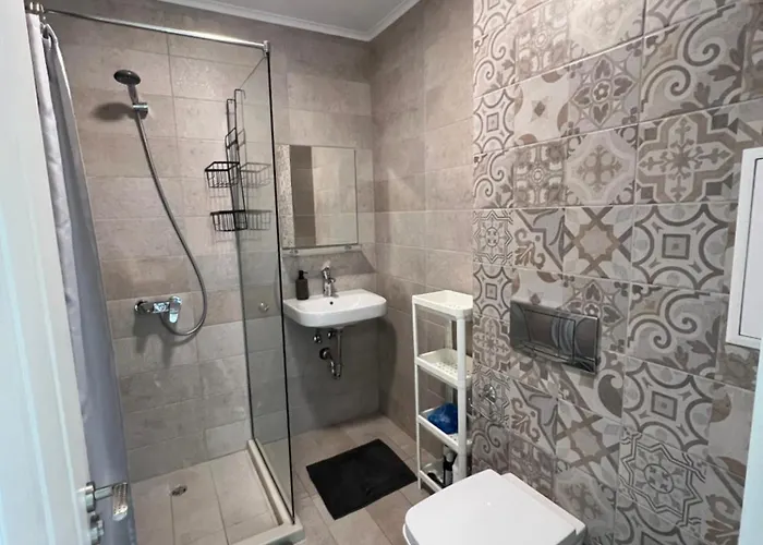 Seaview Flat With Pool & Parking 바르나