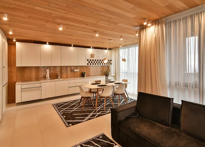 アパート Seaview Flat With Pool & Parking ヴァルナ