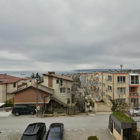 Apartmán Seaview Flat With Pool & Parking *